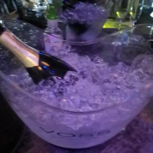 杭州哪个区夜场招聘包厢服务员,有没有年龄限制_