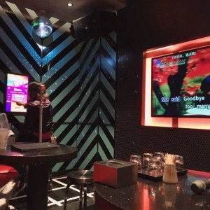 戏剧学校招聘文案（创意招募：戏剧学院寻觅演艺新星与幕后才子）