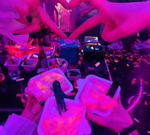 杭州可以兼职的夜总会ktv招聘酒水销售员,中午管饭吗？