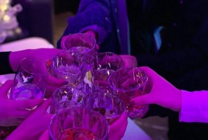 汉堡店招聘文案（探索美味之旅：汉堡店诚邀您的加入）