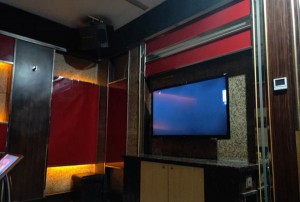 杭州中低端酒吧招聘酒水销售员,是否需要轮班或者加班？