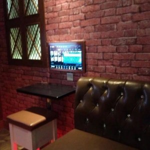 杭州拱墅区半山街道附近酒吧招聘包厢服务员,一个月工资多少