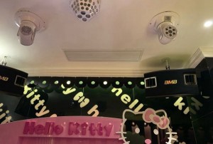 杭州中低档酒吧招聘商务迎宾,是否可以接受调休或者请假？