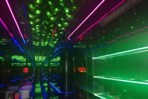 杭州上城区清波街道附近夜总会招聘现场DJ,一个月工资多少