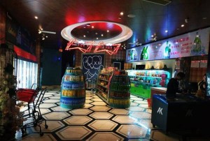 杭州西湖区留下街道附近夜总会招聘包厢气氛租,交五险一金吗？