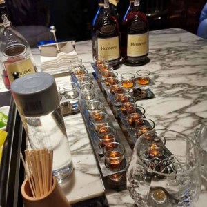 杭州临平区塘栖镇附近ktv招聘现场DJ,交五险一金吗？