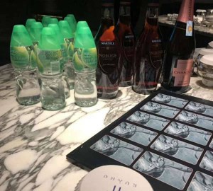 杭州桐庐县附近夜总会招聘包厢管家,过年放假吗？