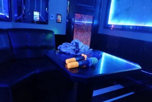 杭州哪里酒吧招聘包厢管家,场子生意好吗_