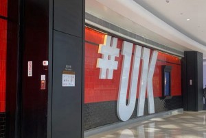 招聘销售文案幽默（让笑声助阵销售：招聘文案的幽默艺术）