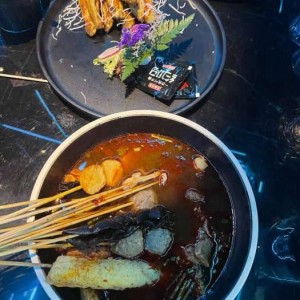 杭州上城区四季青街道附近夜总会招聘酒水促销员,ktv领班队长微信多少