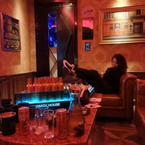 杭州临平区运河街道附近酒吧招聘包厢服务员,还有哪些职位